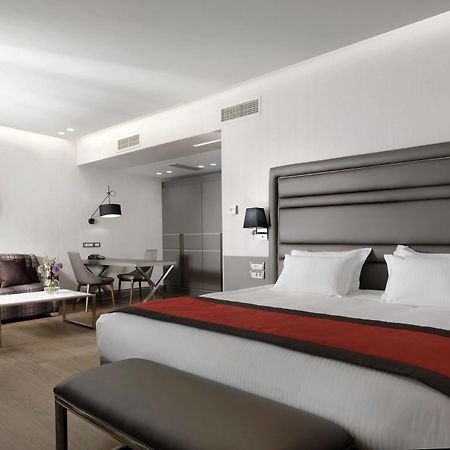 אתונה Holiday Suites מראה חיצוני תמונה
