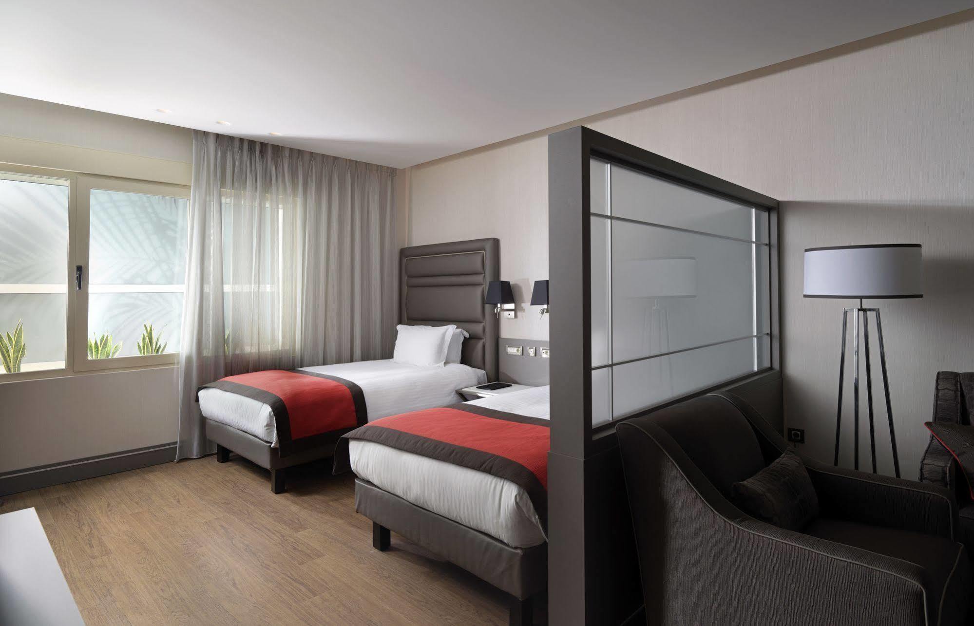 אתונה Holiday Suites מראה חיצוני תמונה
